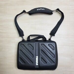 Thule Gauntlet MacBook Pro Attache Black Hardshell Laptop Case Bag 13-15 inch